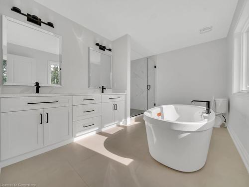 299 Ottawa Street N, Kitchener, ON - Indoor Photo Showing Bathroom