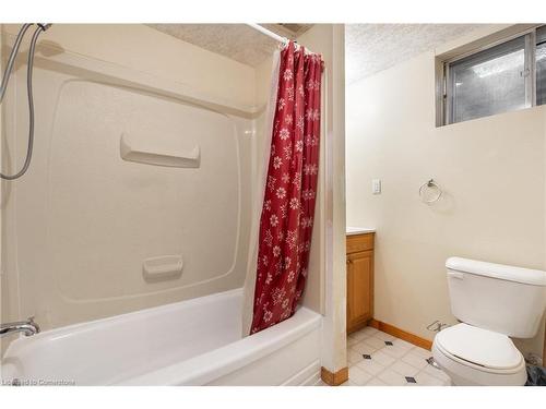 104 Shadeland Crescent, Kitchener, ON - Indoor Photo Showing Bathroom