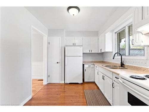 104 Shadeland Crescent, Kitchener, ON - Indoor Photo Showing Kitchen With Double Sink