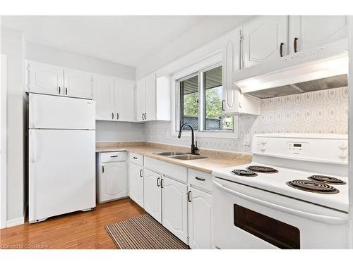 104 Shadeland Crescent, Kitchener, ON - Indoor Photo Showing Kitchen With Double Sink