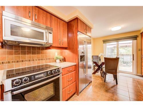 1-414 Craigleith Drive, Waterloo, ON - Indoor Photo Showing Kitchen