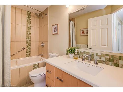 1-414 Craigleith Drive, Waterloo, ON - Indoor Photo Showing Bathroom