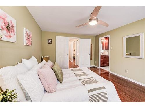 1-414 Craigleith Drive, Waterloo, ON - Indoor Photo Showing Bedroom