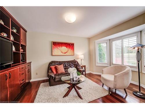 1-414 Craigleith Drive, Waterloo, ON - Indoor Photo Showing Living Room