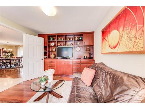 1-414 Craigleith Drive, Waterloo, ON - Indoor Photo Showing Living Room