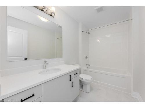 552 Balsam Poplar Street, Waterloo, ON - Indoor Photo Showing Bathroom