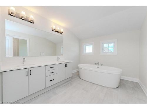 552 Balsam Poplar Street, Waterloo, ON - Indoor Photo Showing Bathroom