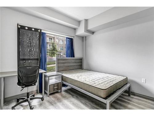 B02 In Building G-275 Larch Street, Waterloo, ON - Indoor Photo Showing Bedroom