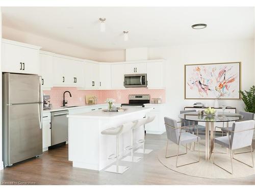 21-575 Albert Avenue N, Listowel, ON - Indoor Photo Showing Kitchen