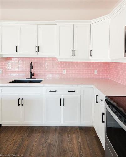 21-575 Albert Avenue N, Listowel, ON - Indoor Photo Showing Kitchen