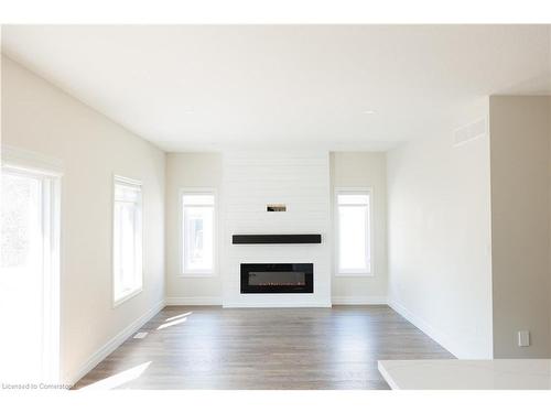 21-575 Albert Avenue N, Listowel, ON - Indoor Photo Showing Living Room With Fireplace