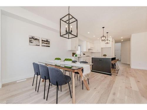 88 South Parkwood Boulevard, Elmira, ON - Indoor Photo Showing Dining Room