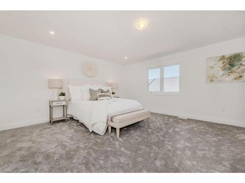 88 South Parkwood Boulevard, Elmira, ON - Indoor Photo Showing Bedroom