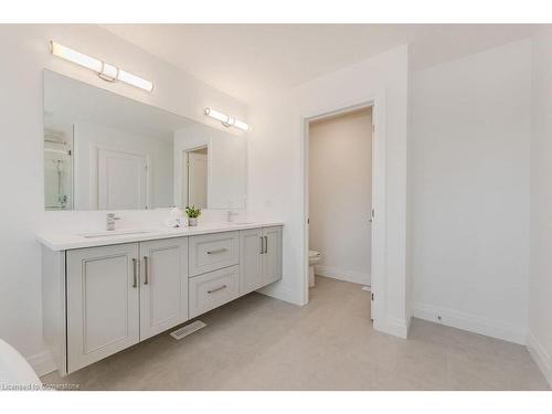 88 South Parkwood Boulevard, Elmira, ON - Indoor Photo Showing Bathroom