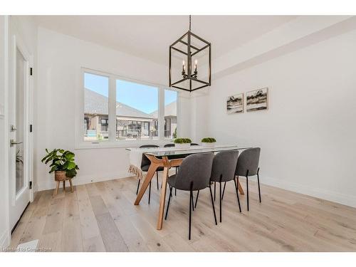 88 South Parkwood Boulevard, Elmira, ON - Indoor Photo Showing Dining Room