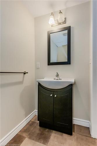 70 Tennyson Street, Woodstock, ON - Indoor Photo Showing Bathroom