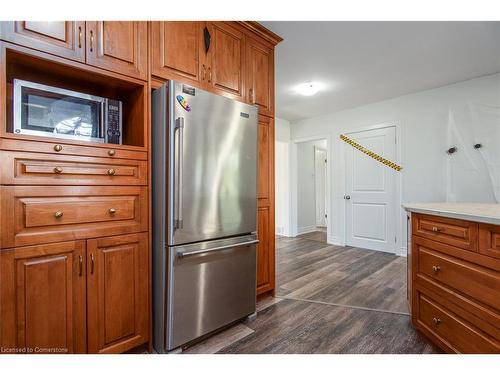 131 Elgin Crescent, Waterloo, ON - Indoor Photo Showing Kitchen