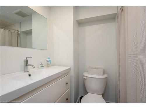 131 Elgin Crescent, Waterloo, ON - Indoor Photo Showing Bathroom