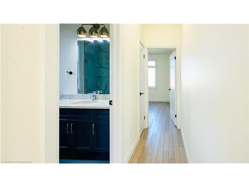 12 Hudson Drive, Brantford, ON - Indoor Photo Showing Bathroom