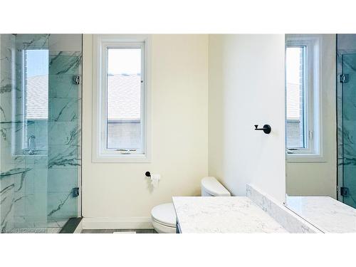 12 Hudson Drive, Brantford, ON - Indoor Photo Showing Bathroom