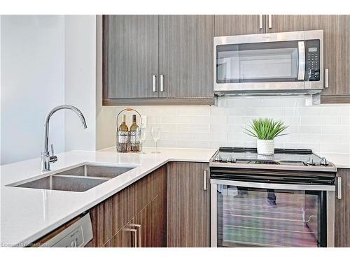 301-100 Garment Street, Kitchener, ON - Indoor Photo Showing Kitchen With Double Sink With Upgraded Kitchen