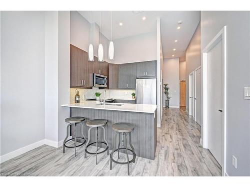 301-100 Garment Street, Kitchener, ON - Indoor Photo Showing Kitchen With Upgraded Kitchen