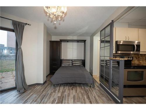 103-10 Ellen Street E, Kitchener, ON - Indoor Photo Showing Kitchen