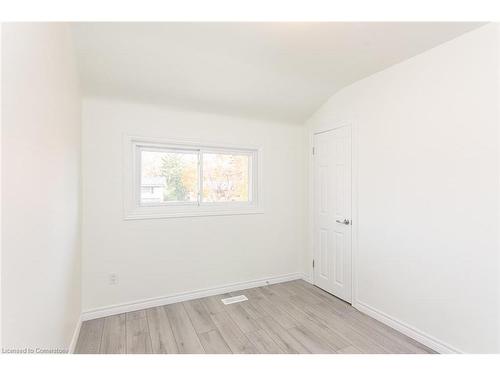 122 Wilfred Avenue, Kitchener, ON - Indoor Photo Showing Other Room