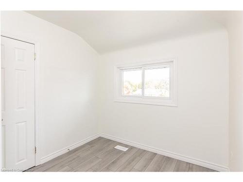 122 Wilfred Avenue, Kitchener, ON - Indoor Photo Showing Other Room