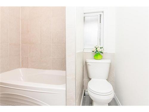 122 Wilfred Avenue, Kitchener, ON - Indoor Photo Showing Bathroom