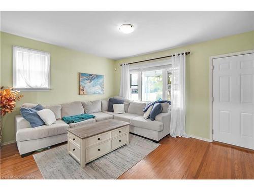 66 Langarth Street W, London, ON - Indoor Photo Showing Living Room