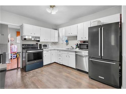 66 Langarth Street W, London, ON - Indoor Photo Showing Kitchen