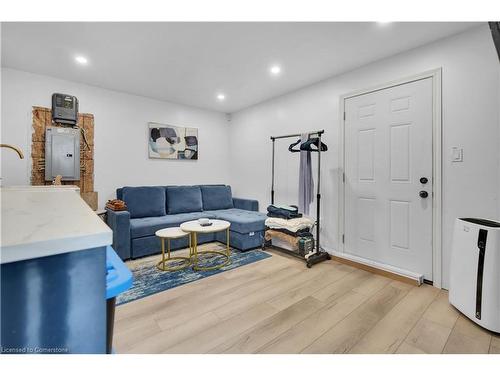 66 Langarth Street W, London, ON - Indoor Photo Showing Living Room