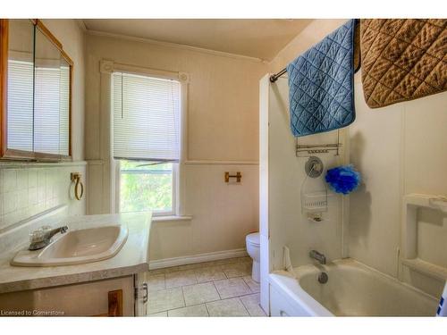 126 Albert Street, Waterloo, ON - Indoor Photo Showing Bathroom