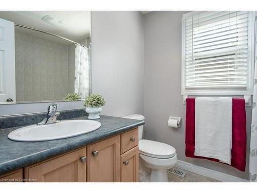 27 Verona Street, Kitchener, ON - Indoor Photo Showing Bathroom