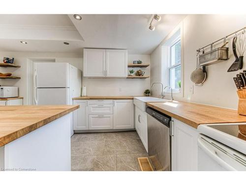 82 Bond Street, Cambridge, ON - Indoor Photo Showing Kitchen