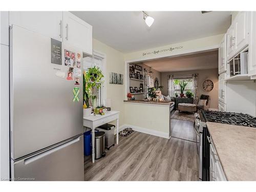 66 Birch Street, Cambridge, ON - Indoor Photo Showing Kitchen