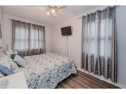 66 Birch Street, Cambridge, ON - Indoor Photo Showing Bedroom