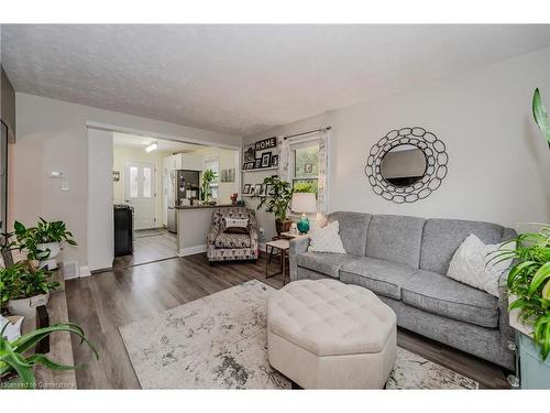 66 Birch Street, Cambridge, ON - Indoor Photo Showing Living Room