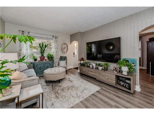 66 Birch Street, Cambridge, ON - Indoor Photo Showing Living Room