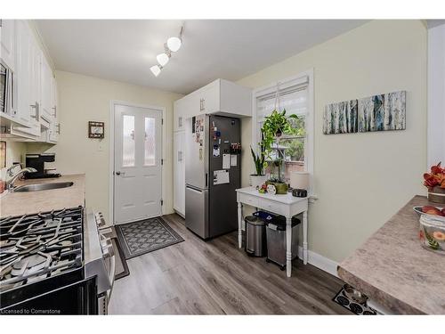 66 Birch Street, Cambridge, ON - Indoor Photo Showing Kitchen