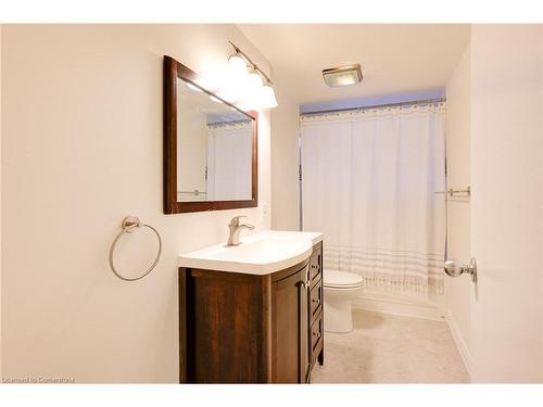 61 Evergreen Crescent, Kitchener, ON - Indoor Photo Showing Bathroom