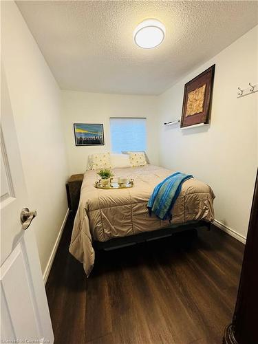 9 Adam Street, Cambridge, ON - Indoor Photo Showing Bedroom