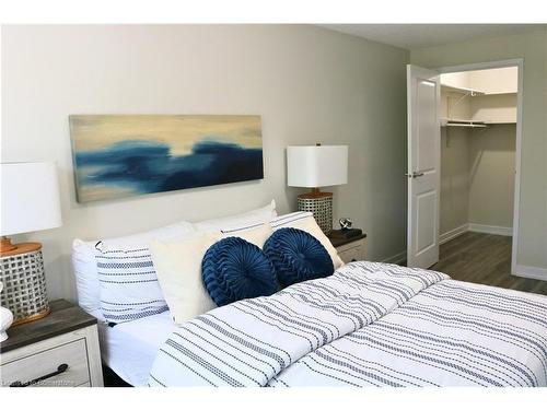 A301-100 Old Carriage Drive, Kitchener, ON - Indoor Photo Showing Bedroom