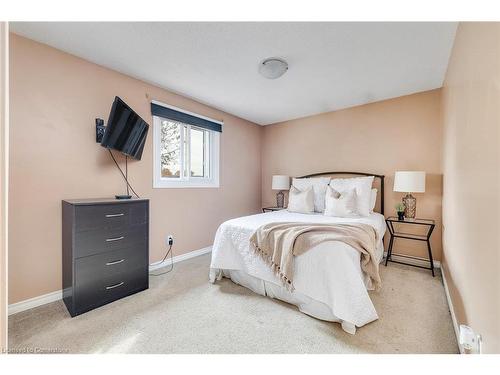 9 Harvest Court, Kitchener, ON - Indoor Photo Showing Bedroom