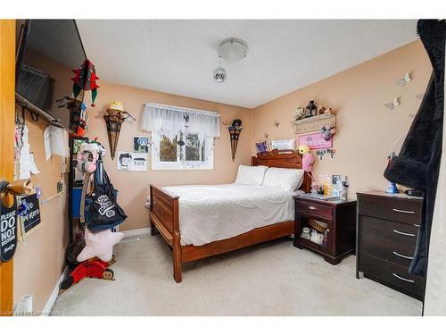 9 Harvest Court, Kitchener, ON - Indoor Photo Showing Bedroom