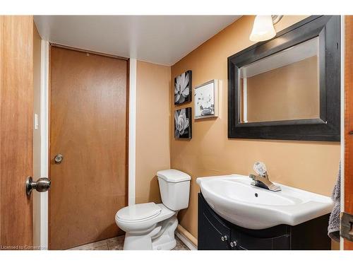 9 Harvest Court, Kitchener, ON - Indoor Photo Showing Bathroom