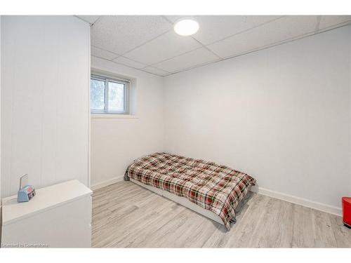 33 Hampton Place, Kitchener, ON - Indoor Photo Showing Bedroom