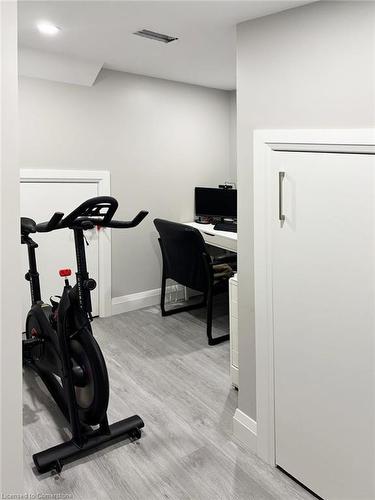 B-953 Creekside Drive, Waterloo, ON - Indoor Photo Showing Gym Room