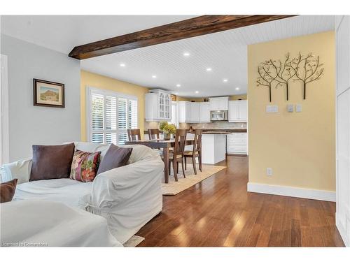 241 Fern Crescent, Waterloo, ON - Indoor Photo Showing Living Room